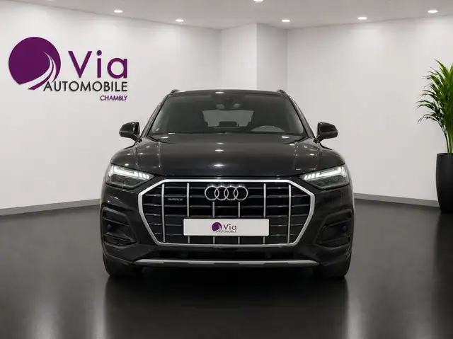 Audi Q5 view 2