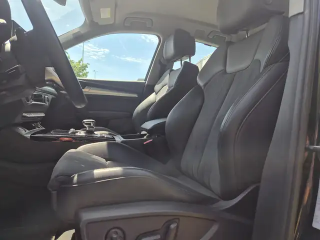 Audi Q5 view 12