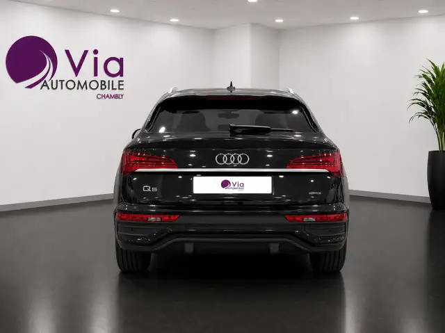 Audi Q5 view 6