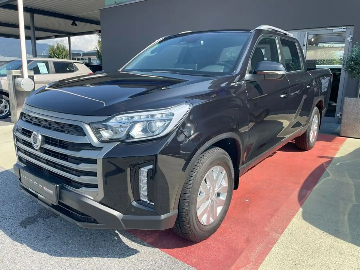 KGM Musso KGM Grand Style Diesel AT 4x4 VORFÜHRWAGEN Schwarz - 1