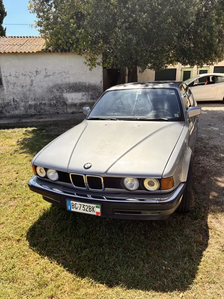 BMW 730i, foto 2