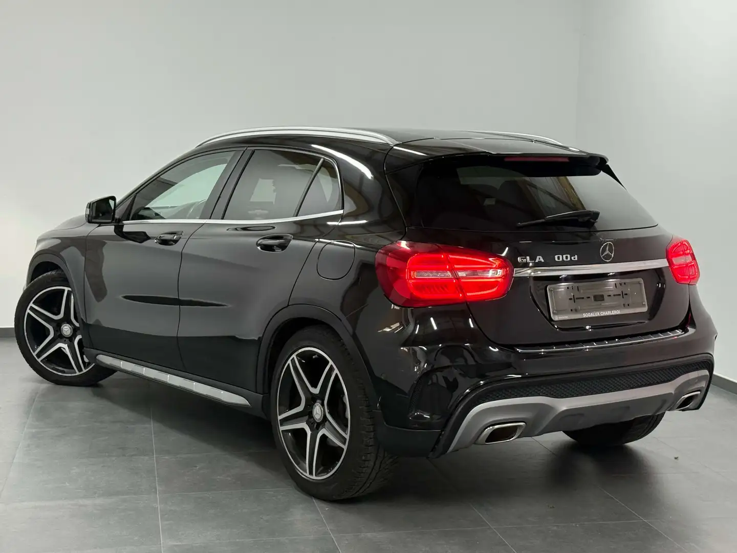 Mercedes-Benz GLA 200 d PACK AMG - Led - Xenon  - Navi - Cuir Noir - 2