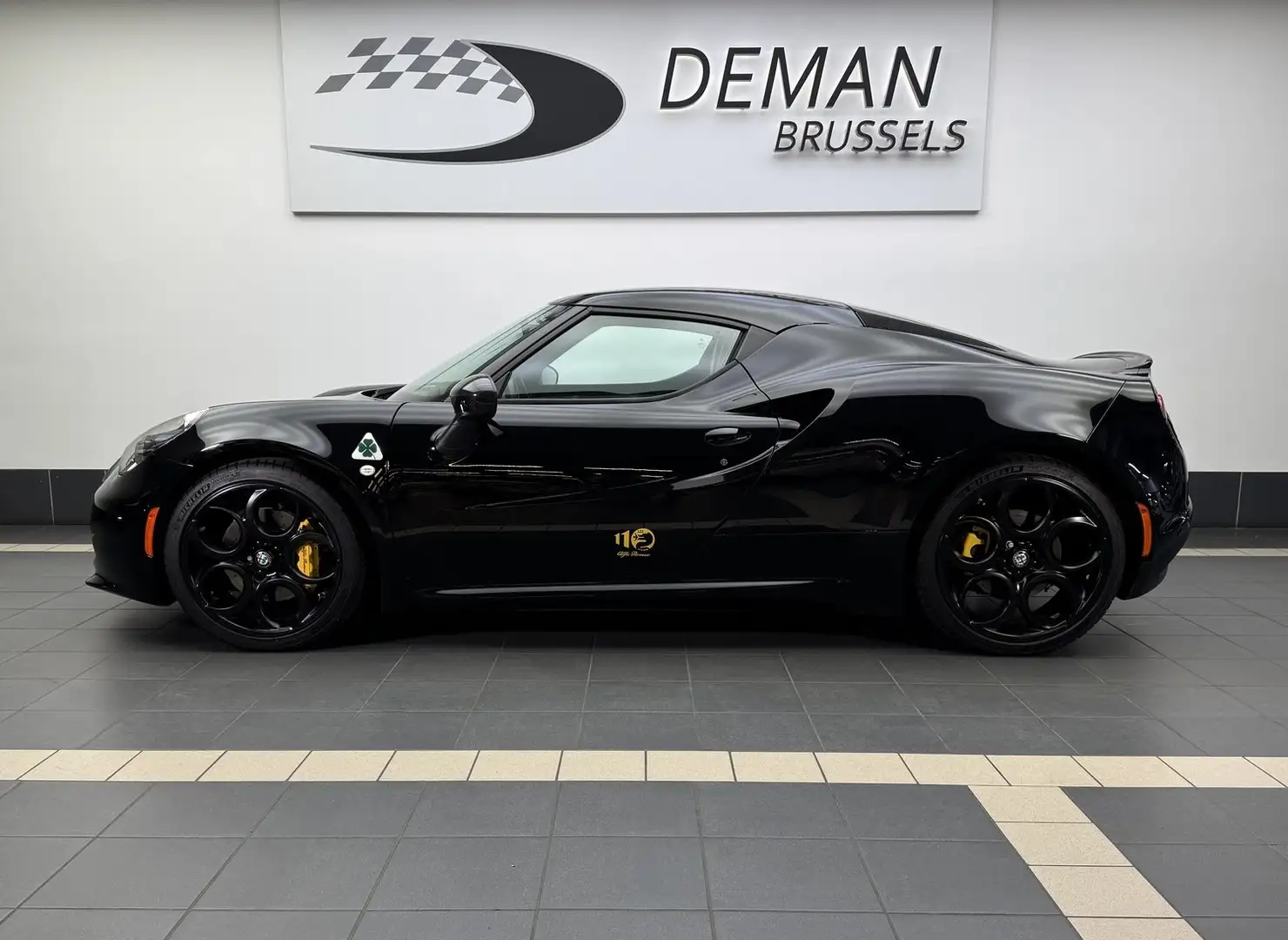 Alfa Romeo 4C * Edizione Speciale * N°56/100 * Akrapovic !!! Black - 2