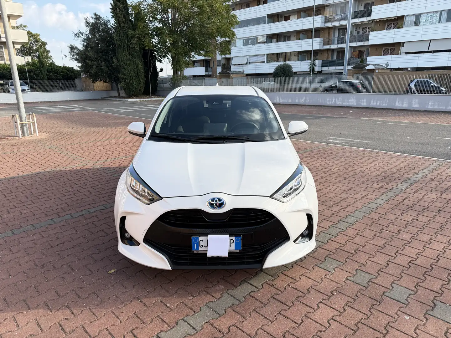 Toyota Yaris 1.5 Hybrid Trend Blanc - 2