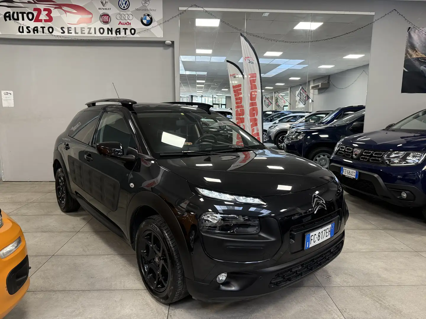 Citroen C4 Cactus PureTech 82CV Shine Full Tetto Panoramico Nero - 2