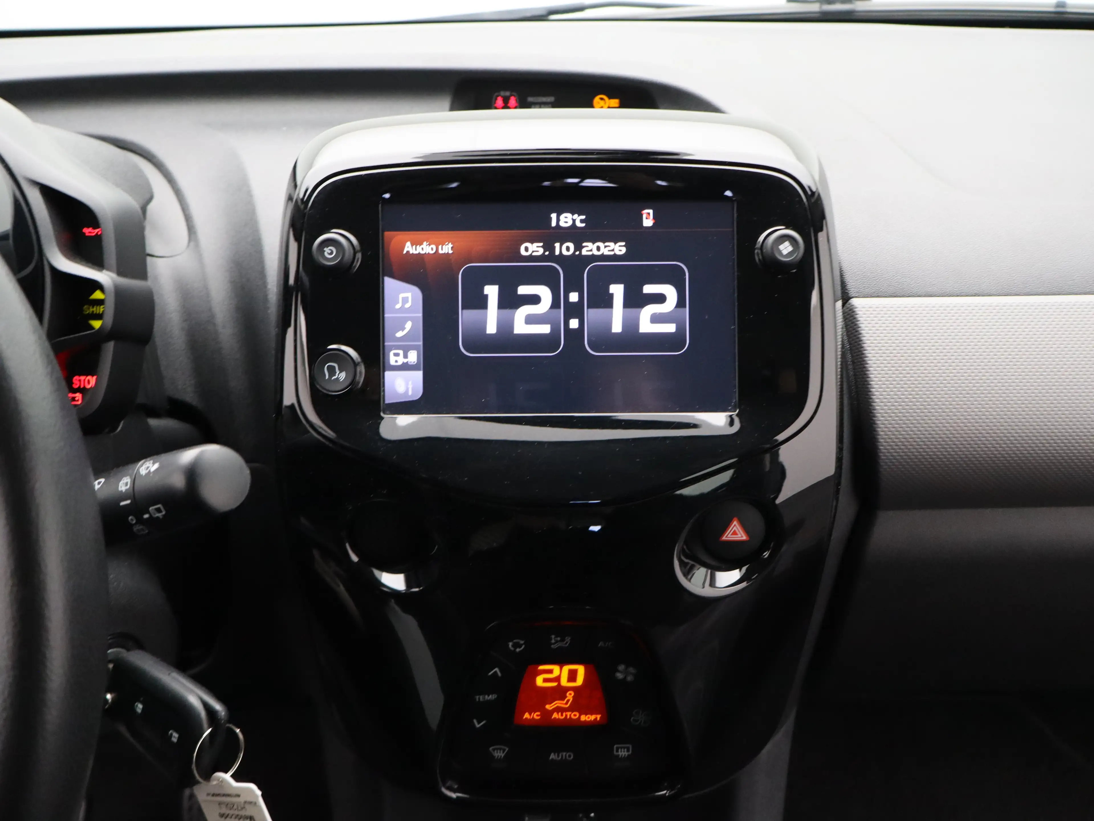 Peugeot 108 1.0 e-VTi Allure | Carplay | Camera | Clima | Blue — photo 7