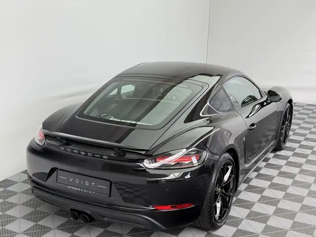 Porsche Cayman view 6