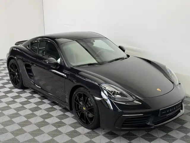 Porsche Cayman view 5