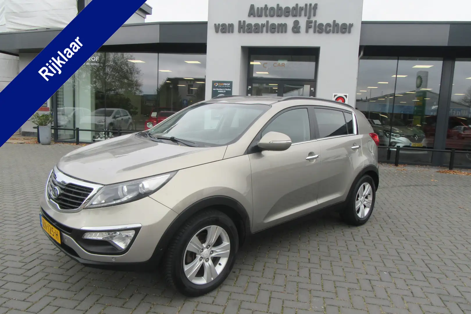 Kia Sportage 1.7 CRDI Super Pack, Navi, Camera, 4 Seizoenen ban Grijs - 1