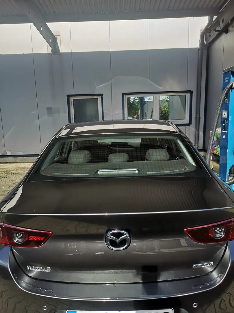 Mazda 3 Fastback 2.0 Liter Grau - 2