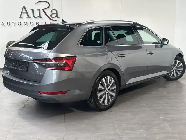 Skoda Superb view 4