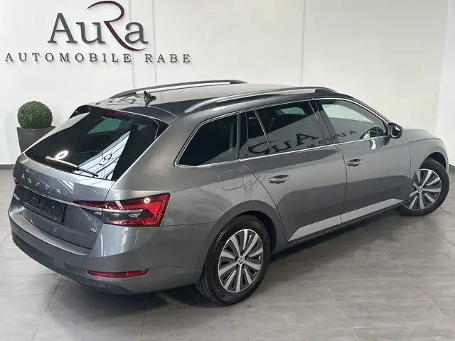 Skoda Superb view 5