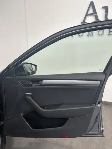 Skoda Superb view 9