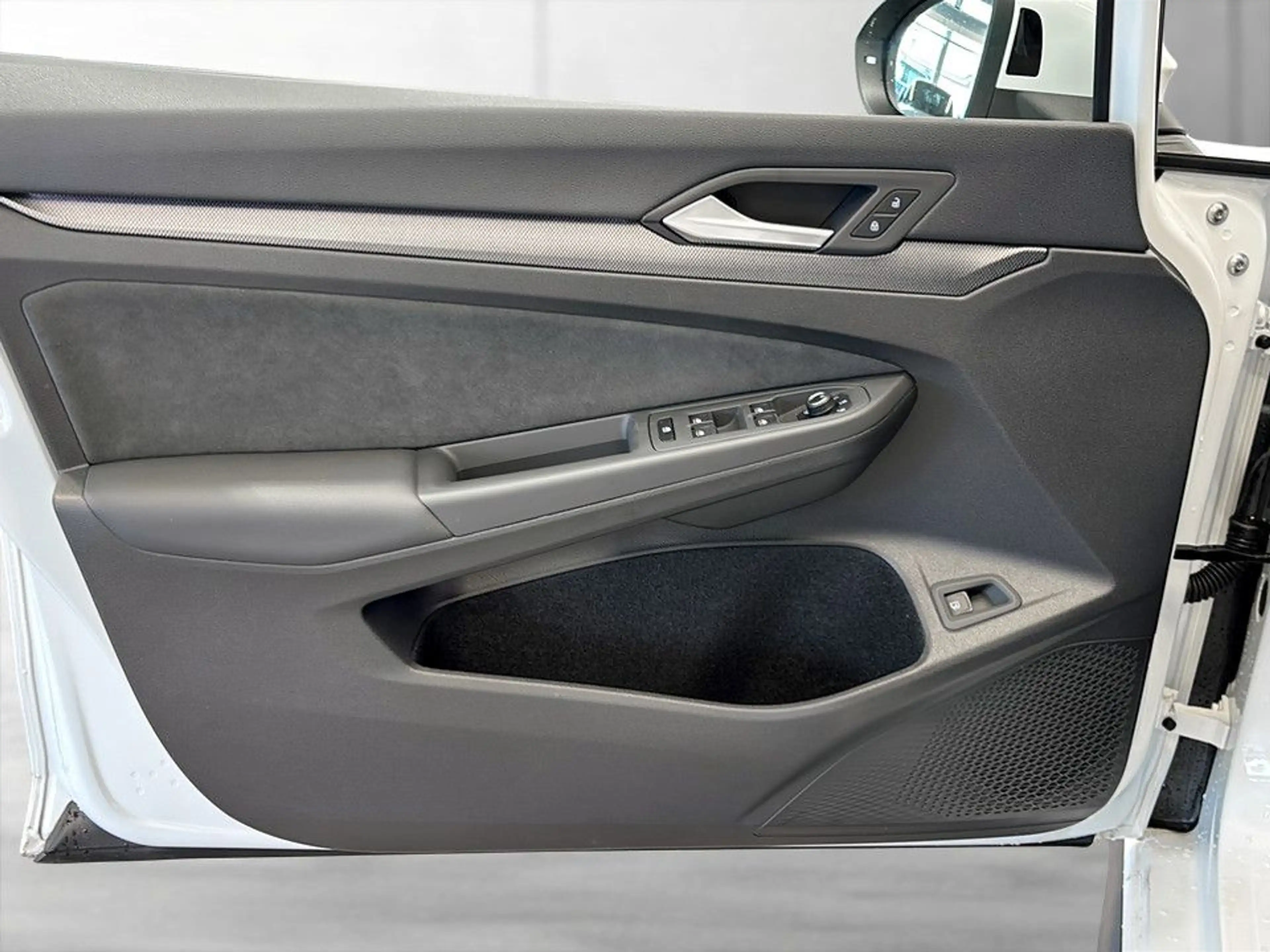 Volkswagen Golf GTE DSG CARPLAY+LED+NAVI+BALD VERFÜGBAR — photo 10