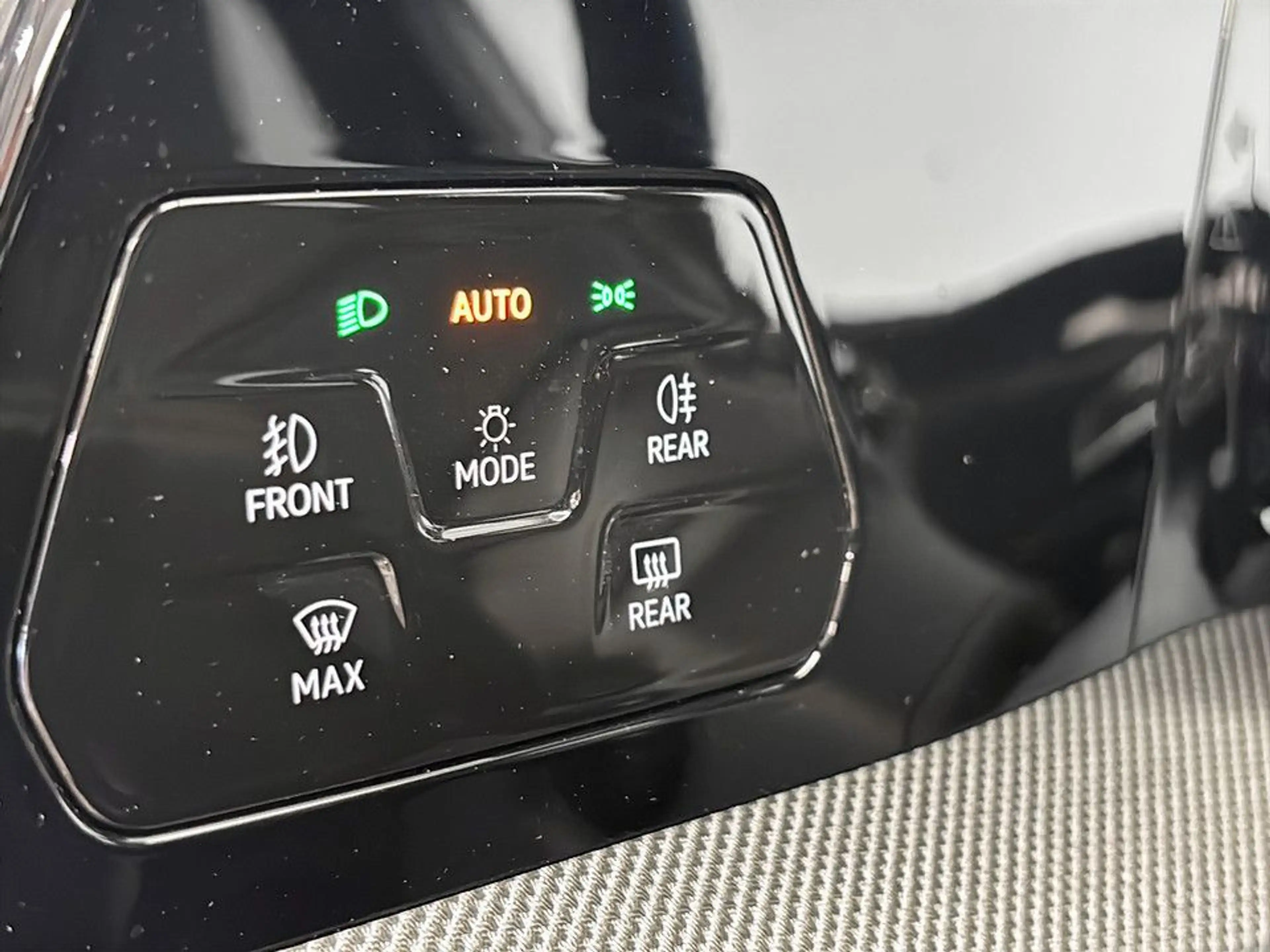 Volkswagen Golf GTE DSG CARPLAY+LED+NAVI+BALD VERFÜGBAR — photo 9