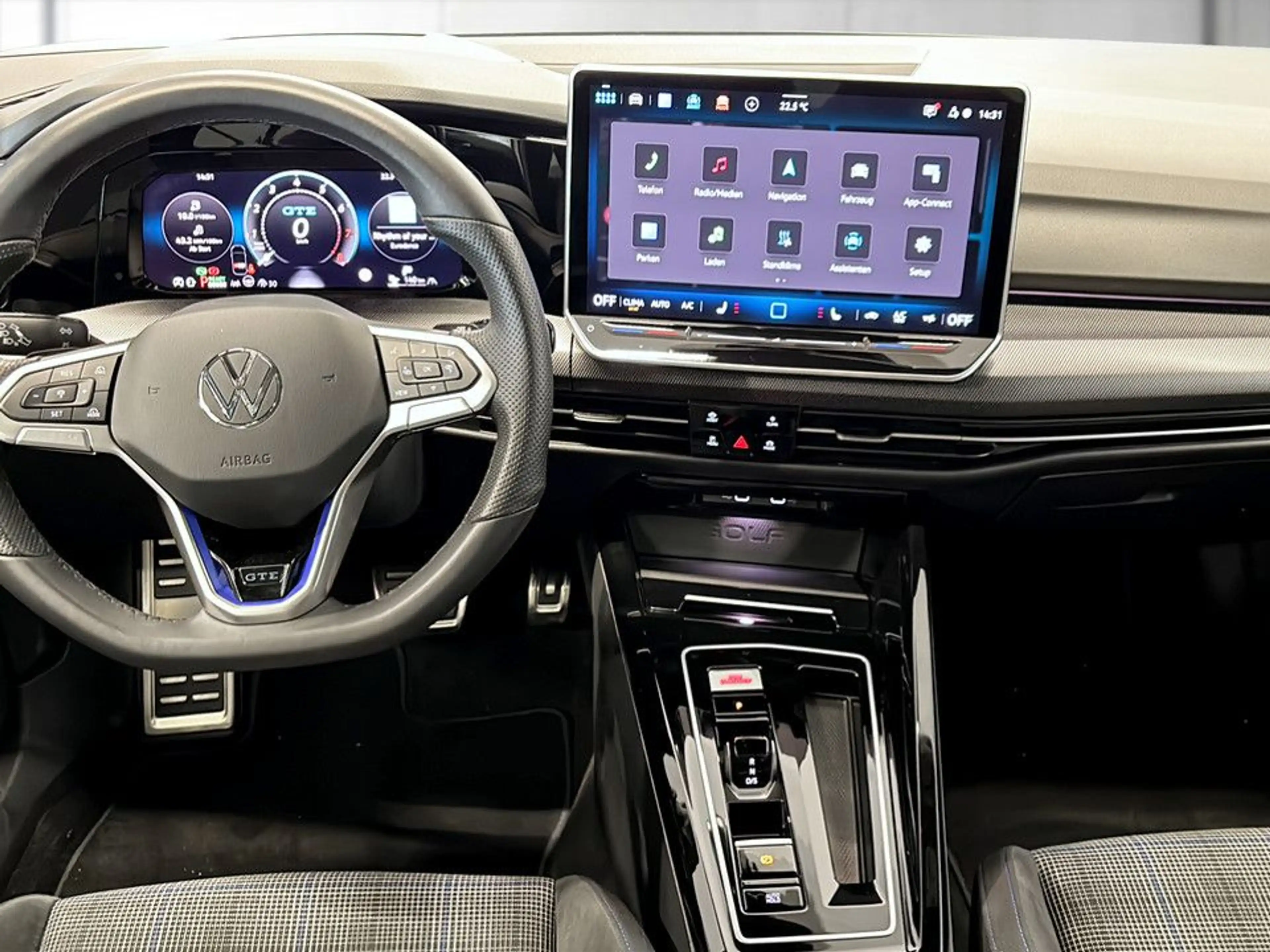 Volkswagen Golf GTE DSG CARPLAY+LED+NAVI+BALD VERFÜGBAR — photo 14