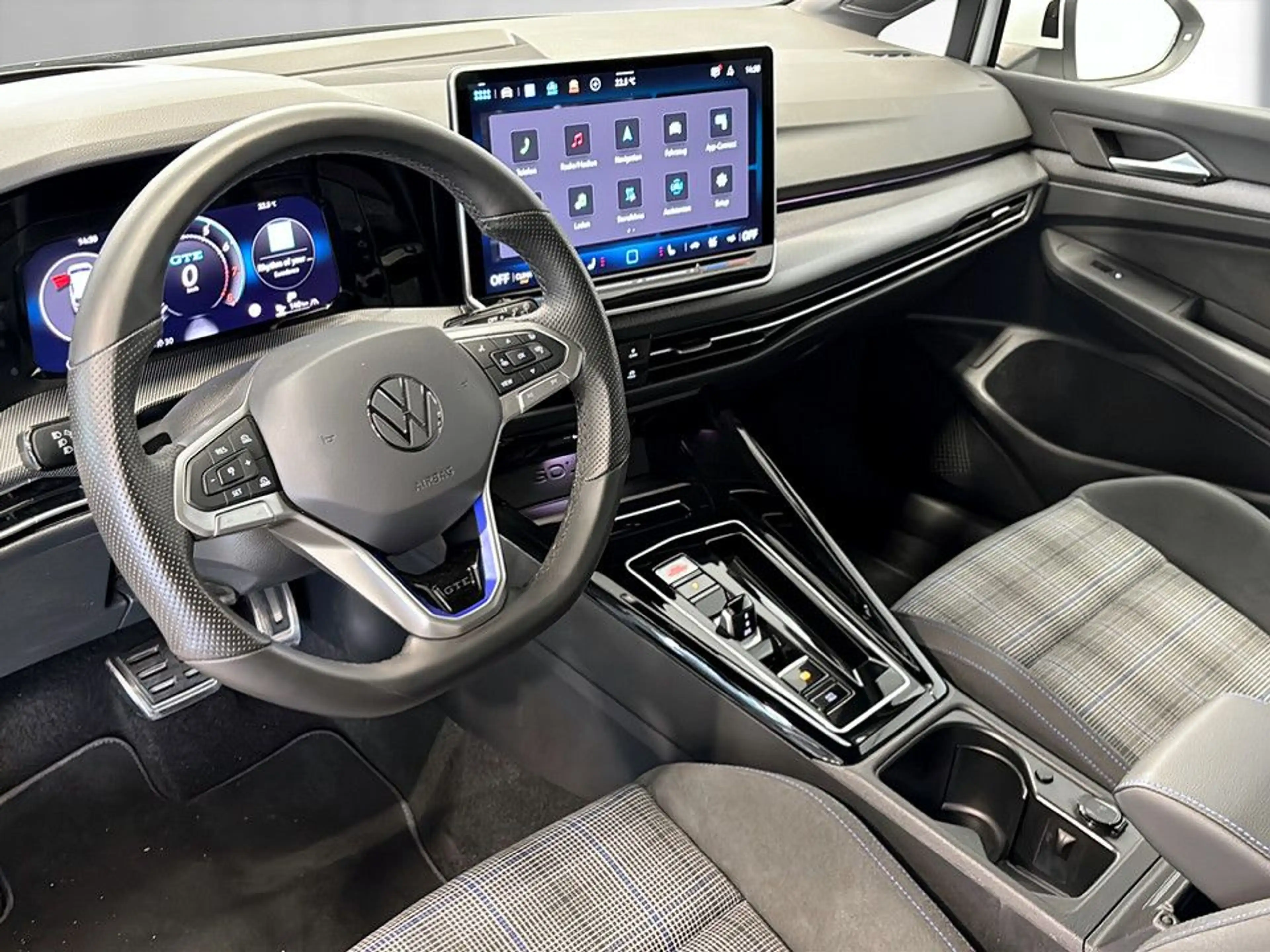 Volkswagen Golf GTE DSG CARPLAY+LED+NAVI+BALD VERFÜGBAR — photo 13