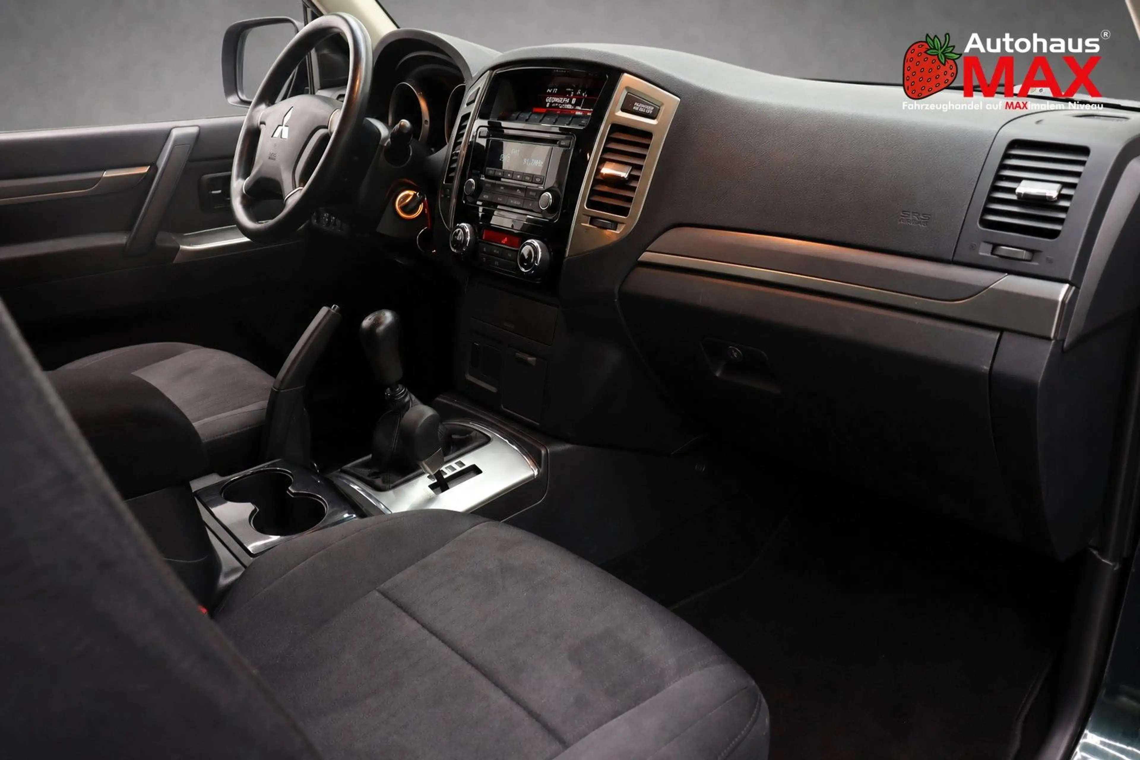 Mitsubishi Pajero 3.2 DI-D~AHK~1.Hnd~90.000 — photo 15