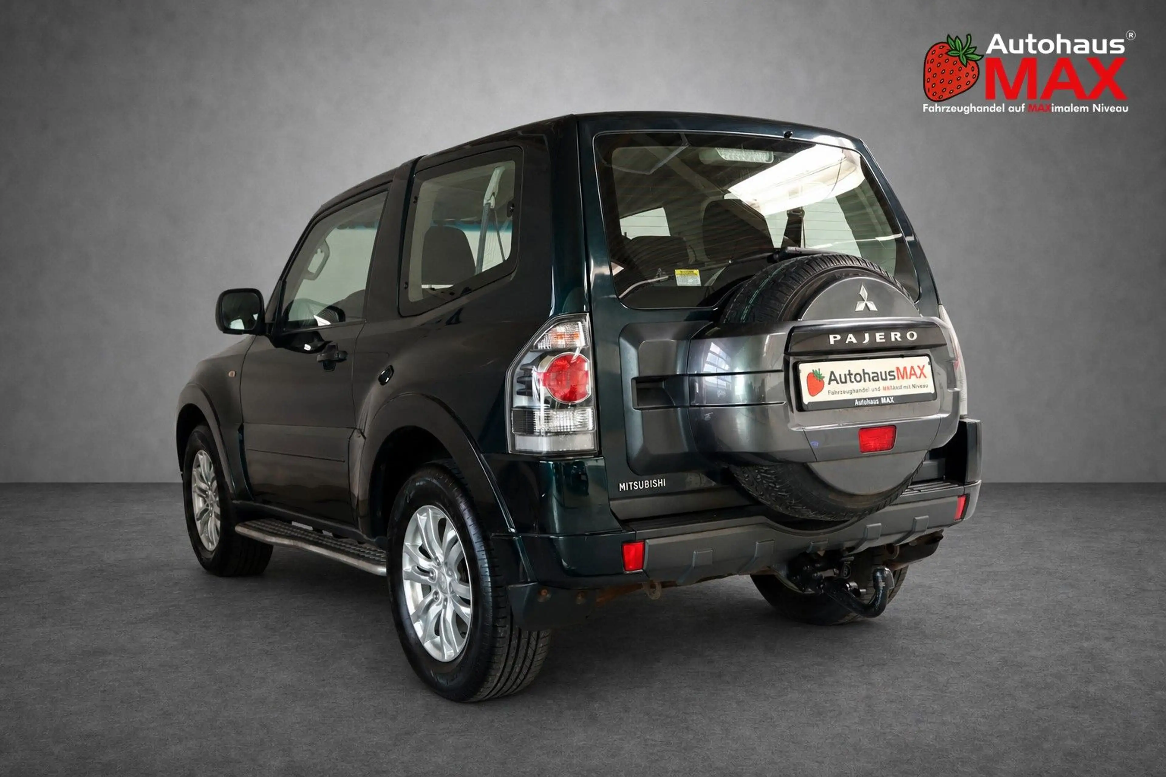 Mitsubishi Pajero 3.2 DI-D~AHK~1.Hnd~90.000 — photo 3