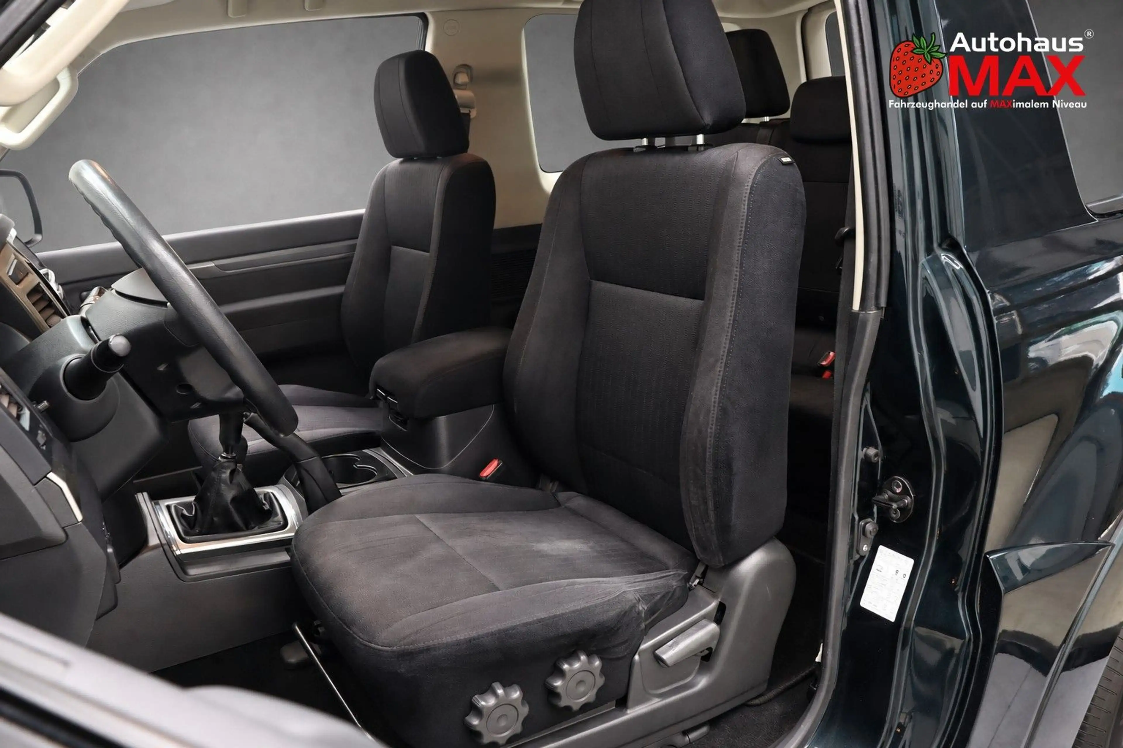 Mitsubishi Pajero 3.2 DI-D~AHK~1.Hnd~90.000 — photo 13