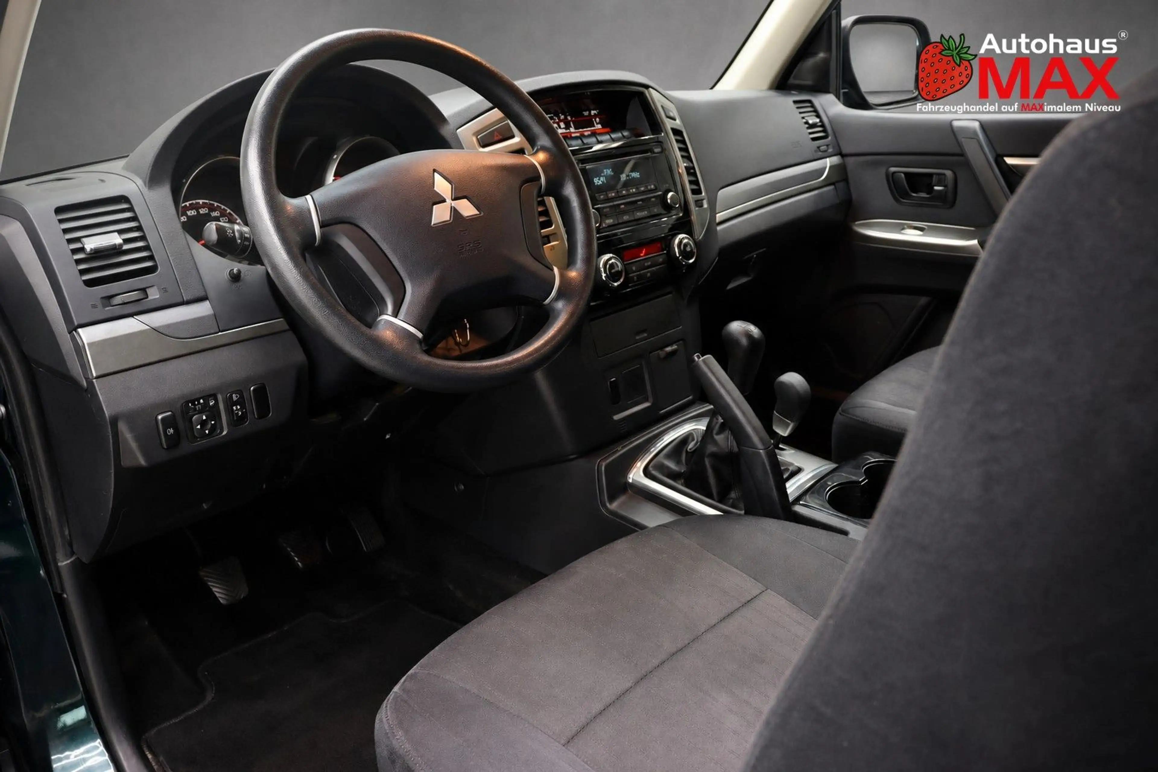 Mitsubishi Pajero 3.2 DI-D~AHK~1.Hnd~90.000 — photo 11