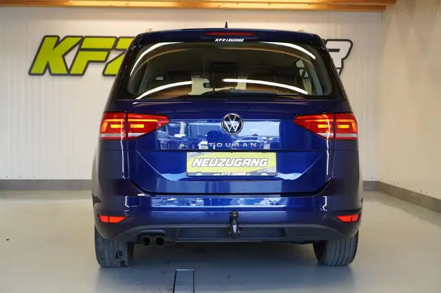 Volkswagen Touran view 5