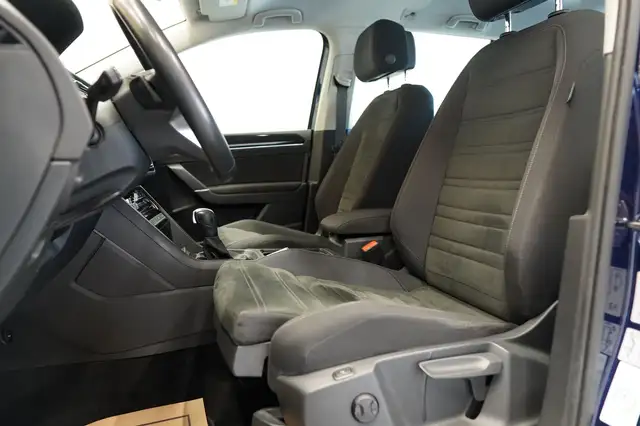 Volkswagen Touran view 13