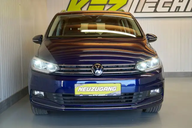Volkswagen Touran view 9