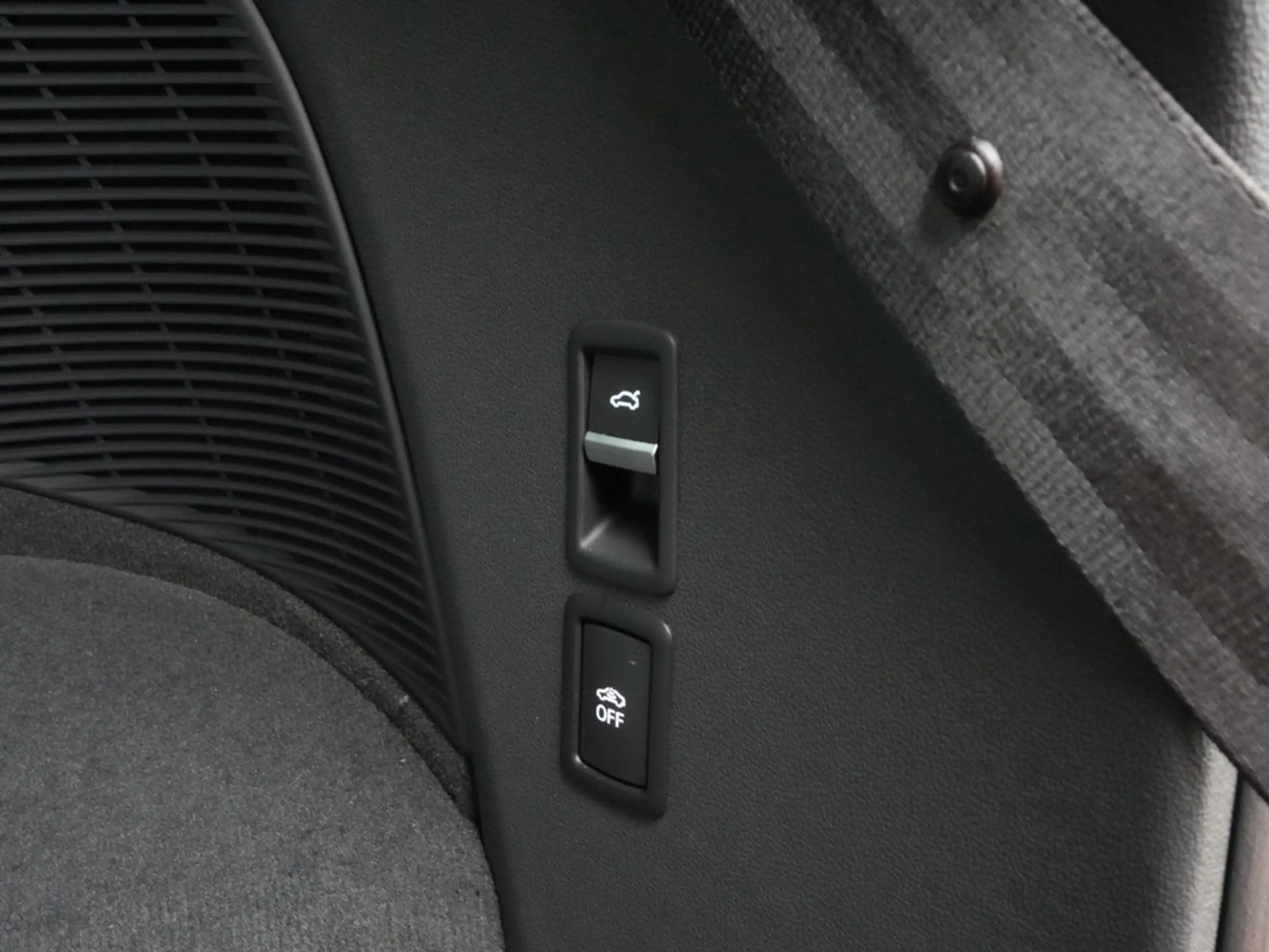 Audi R8 Coupe performance V10 LEDER MEMORY KAM SHZ — photo 12