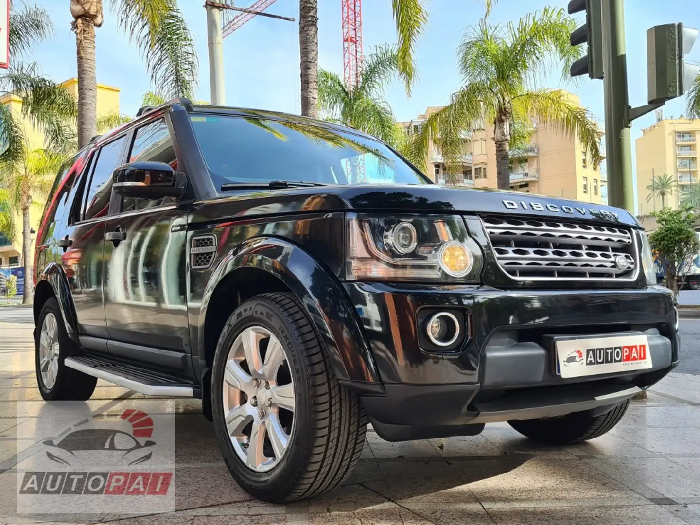 Land Rover Discovery 3.0SDV6 SE Aut. Fekete - 2