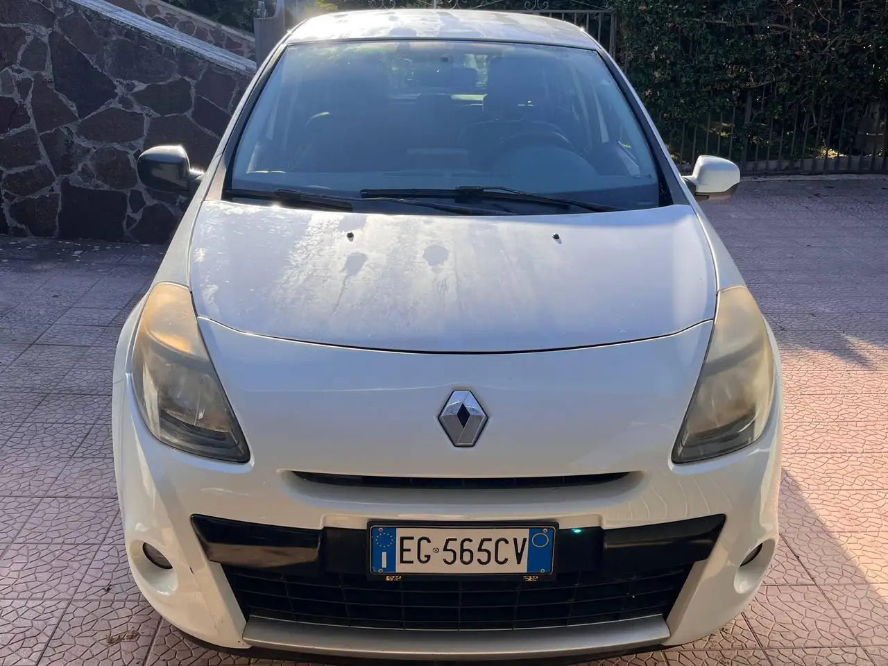 Renault Clio 20Th Anniversary — photo 1 of 3