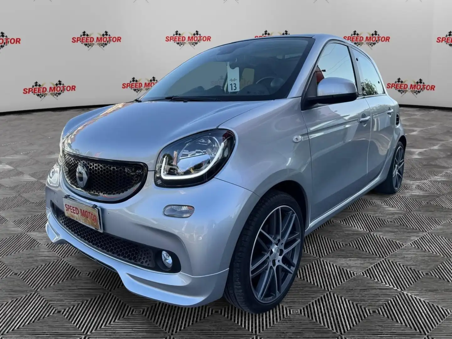 smart forFour forfour BRABUS 109 CV Xclusive, NAVI, RETROCAMERA Argento - 1