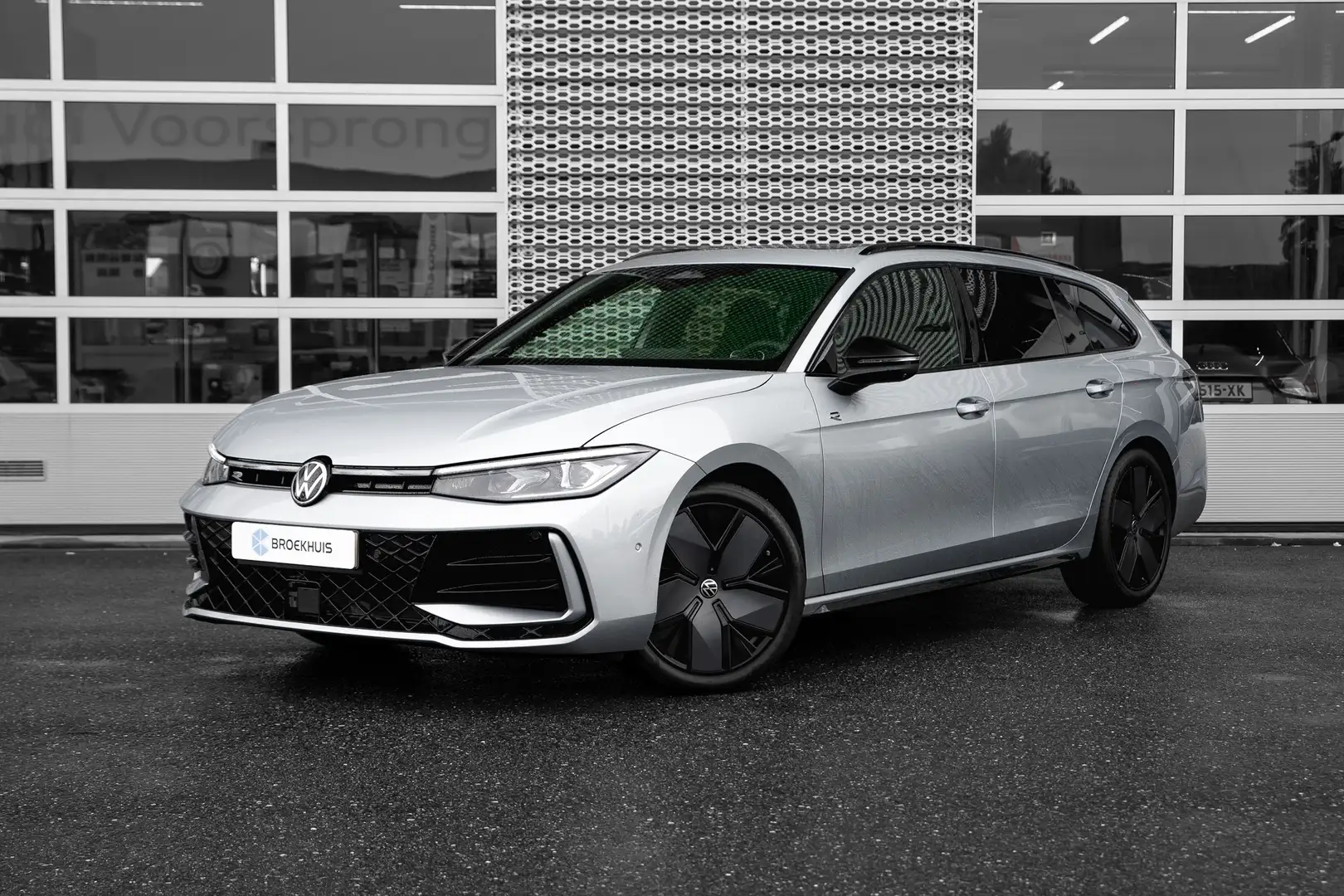 Volkswagen Passat Variant R-Line Edition | 'App-Connect' draadloze smartphon Grau - 1