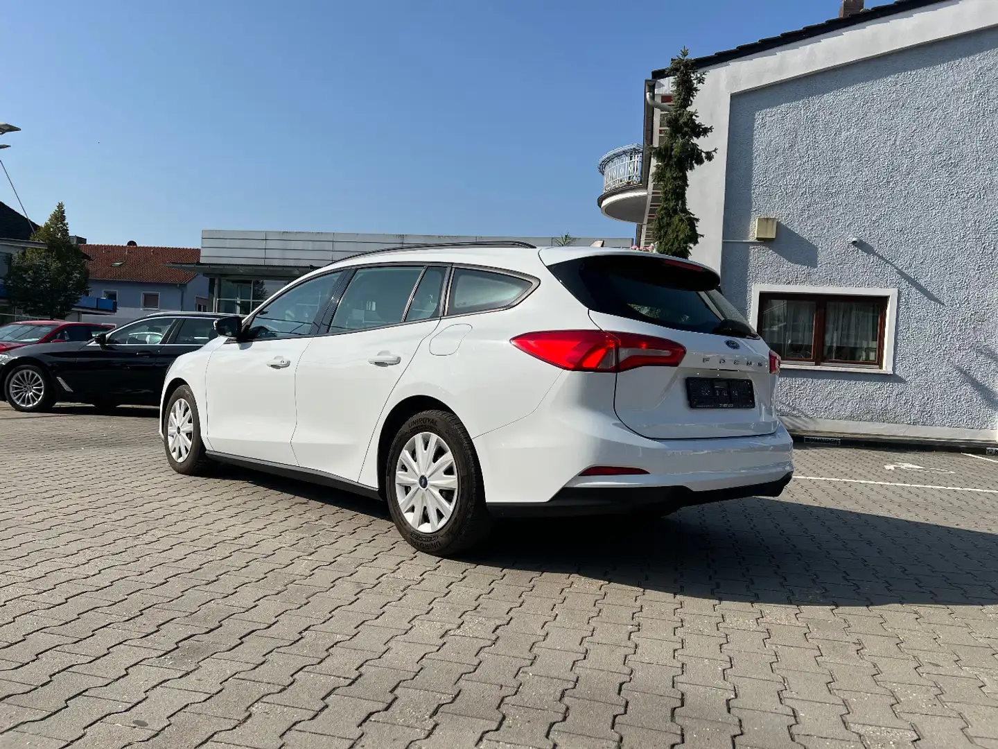 Ford Focus Turnier 1.5 EcoBlue Trend *LED AHK Klima* Weiß - 2