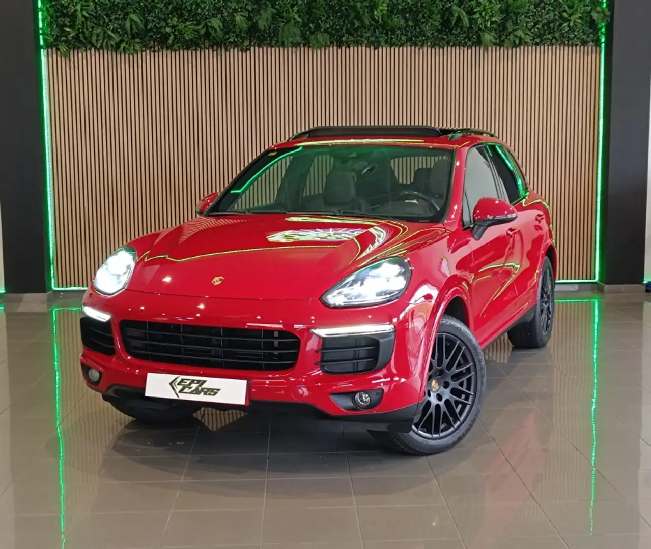Porsche Cayenne S E-Hybrid Rood - 1