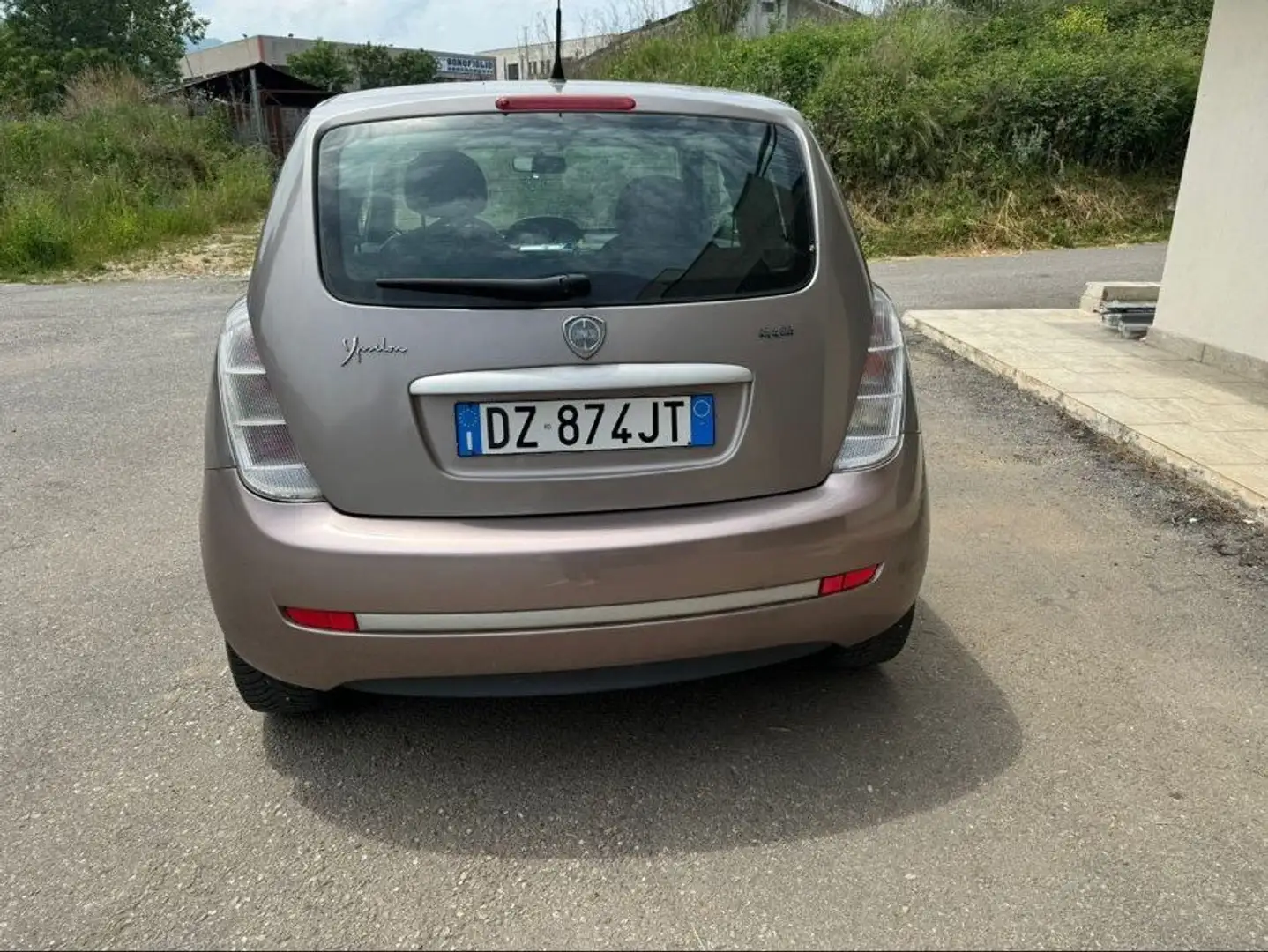 Lancia Ypsilon Ypsilon 1.4 8v Platinum ecochic Gpl Lilla - 2