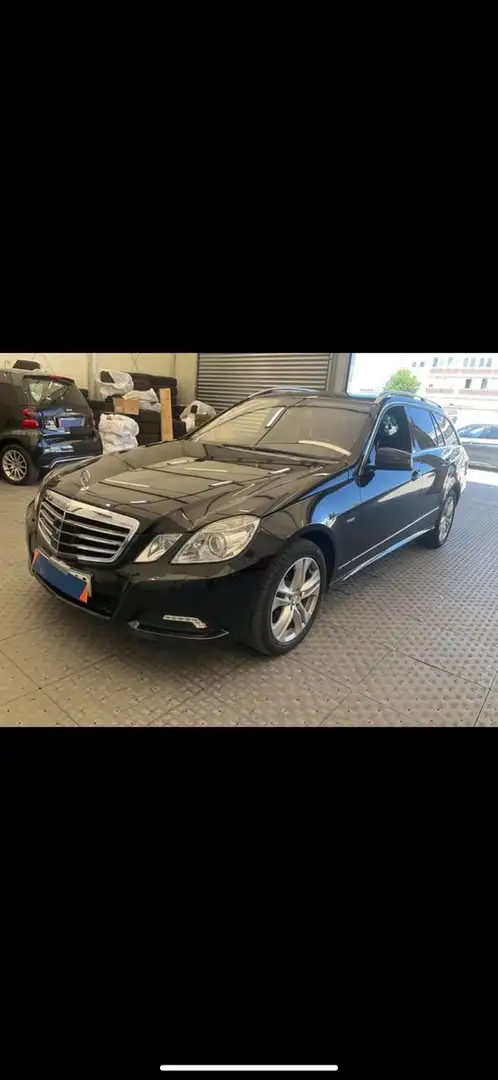 Mercedes-Benz E 350 CDI BlueEfficiency 4Mat Schwarz - 1
