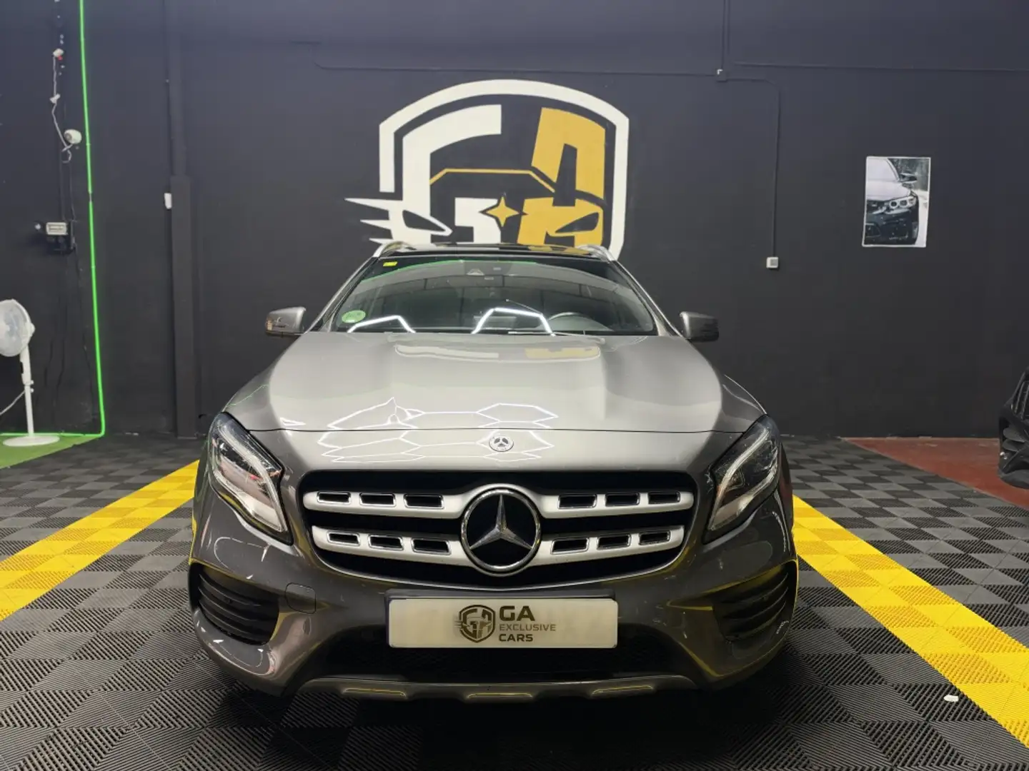 Mercedes-Benz GLA 200 7G-DCT Gris - 2
