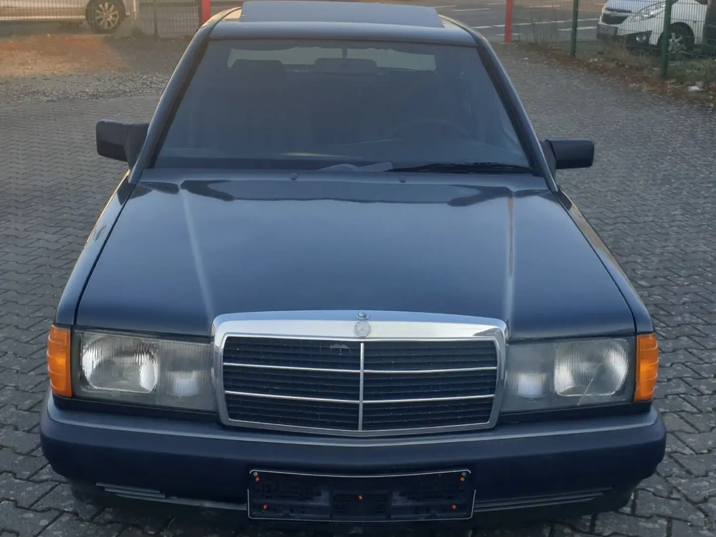 Mercedes-Benz 190 E 1.8.Automatik.Schiebedach.Alufelgen. Grau - 1