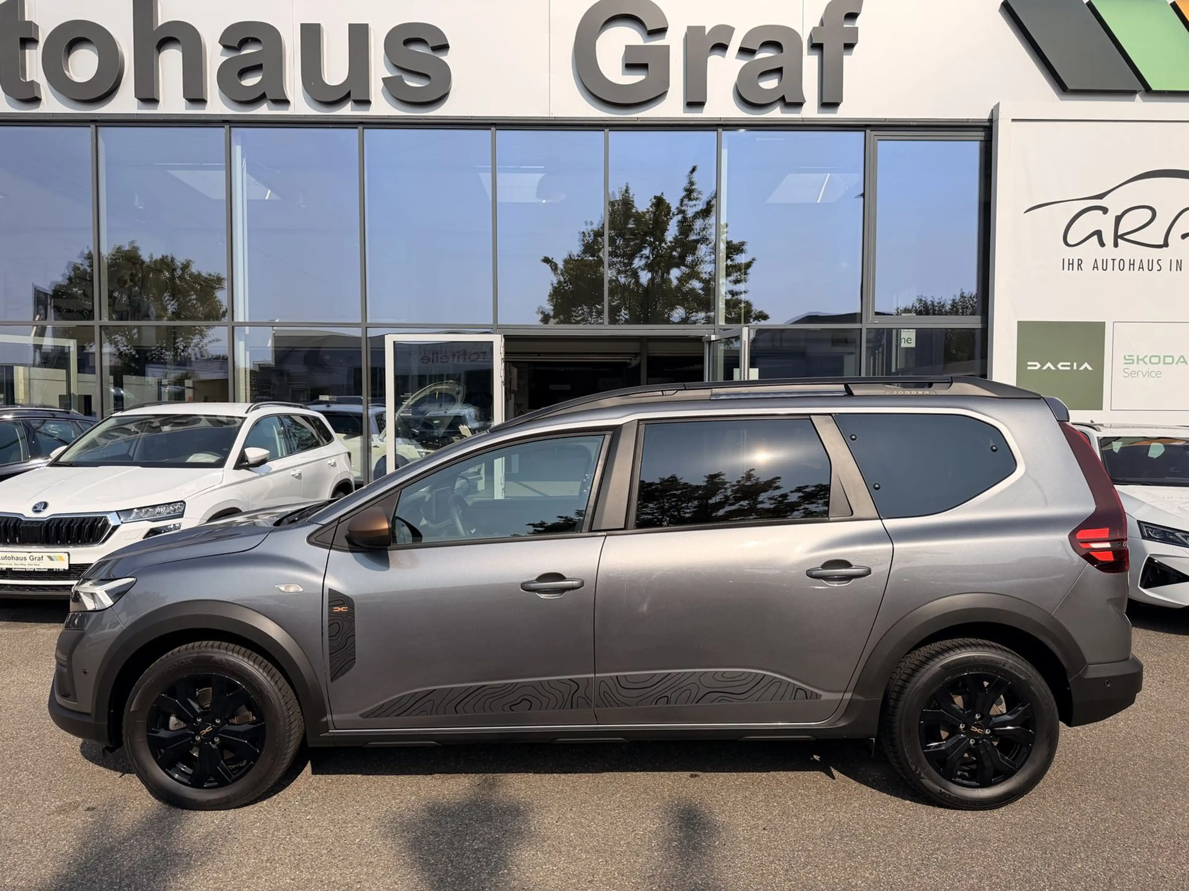Dacia Jogger Jogger TCe 110 Extreme+ 7-Sitzer *AHK *Navi *To... — photo 4