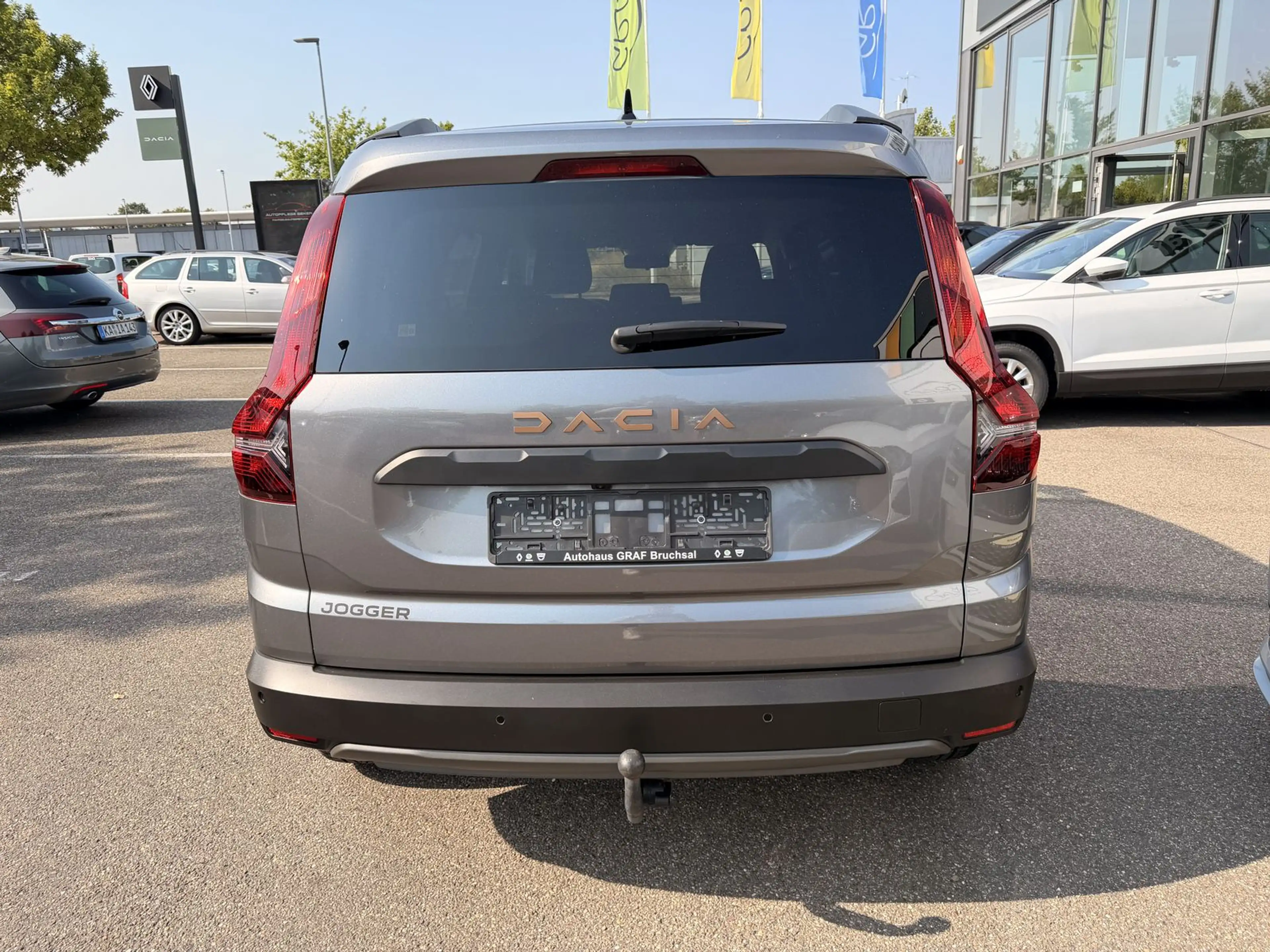 Dacia Jogger Jogger TCe 110 Extreme+ 7-Sitzer *AHK *Navi *To... — photo 6
