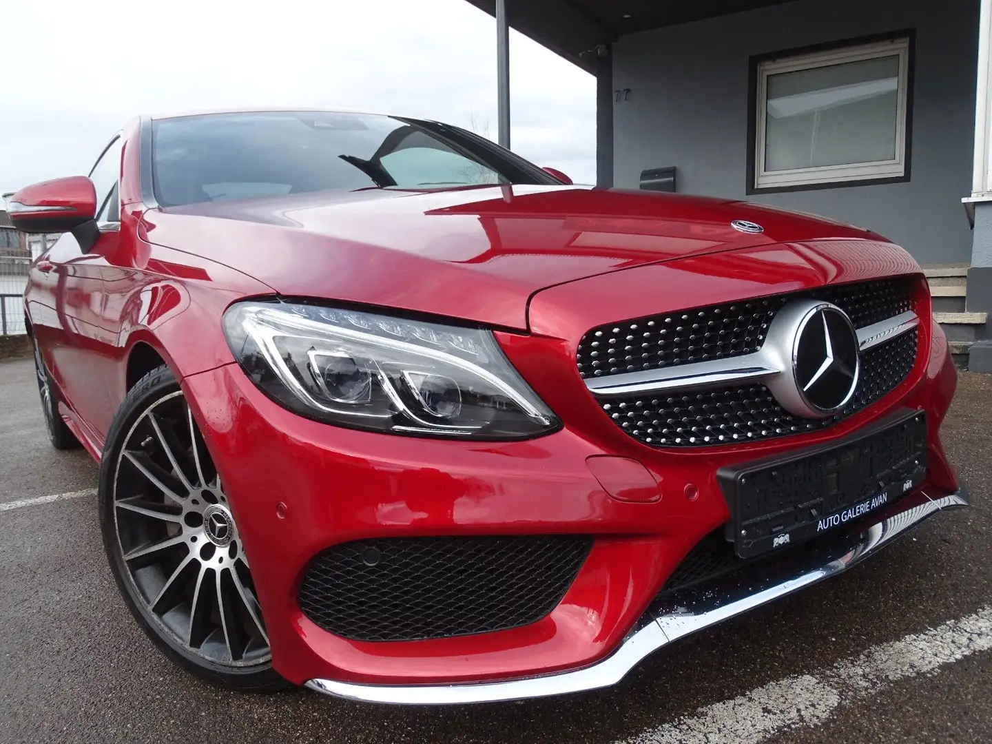 Mercedes-Benz C 220 d COUPE///AMG///DESIGNO Red - 1