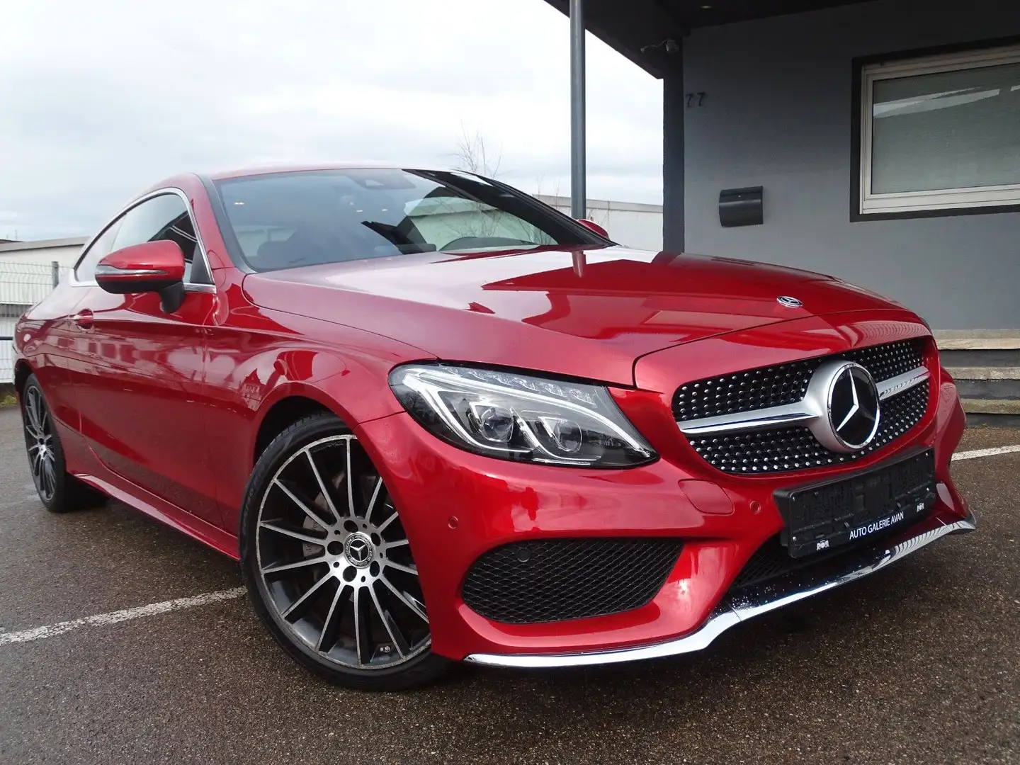 Mercedes-Benz C 220 d COUPE///AMG///DESIGNO Red - 2