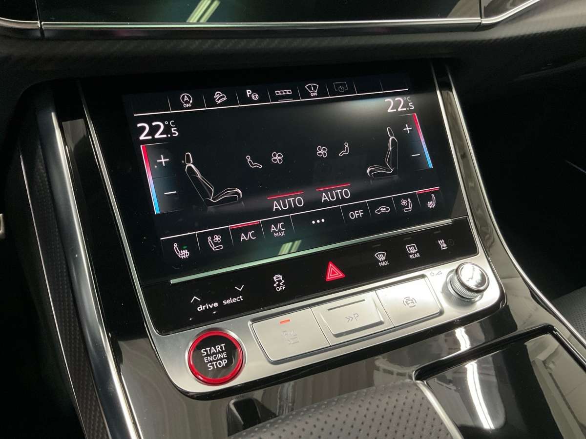 Audi RSQ8