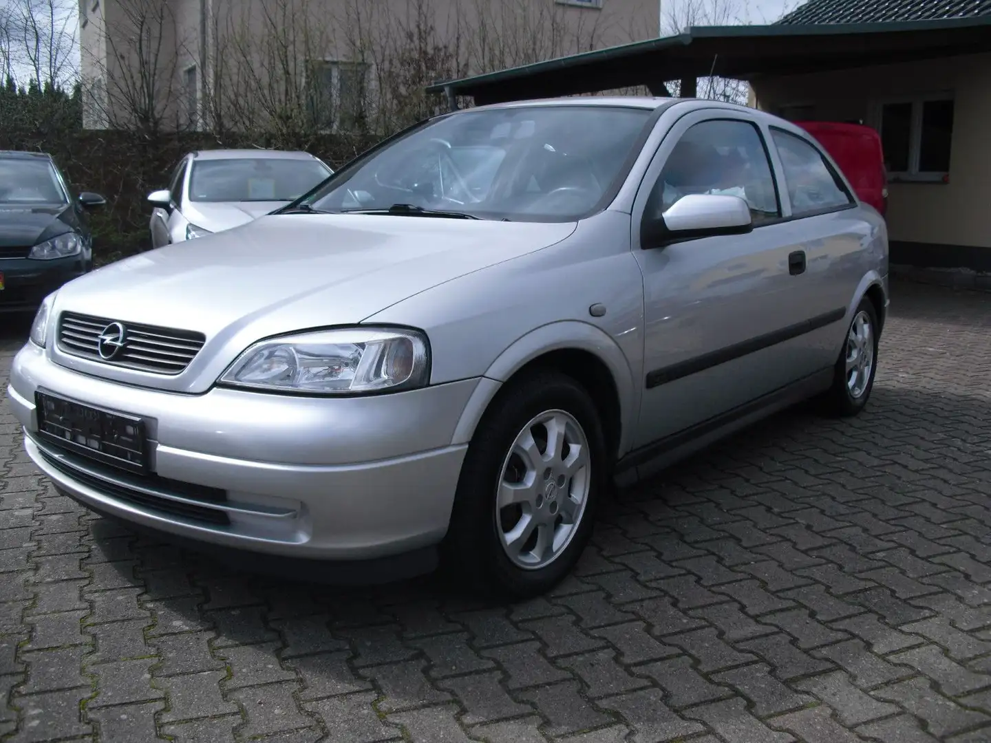 Opel Astra 1.6 Selection*3türig*AHK*Klima*ZV*EFH Zilver - 1