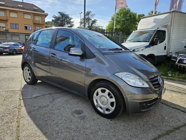 Mercedes-Benz A view 3