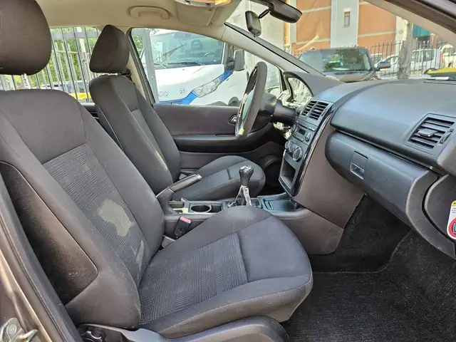 Mercedes-Benz A view 7