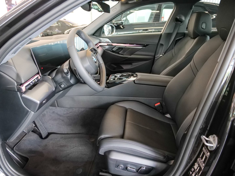 BMW 540 d xDrive HUD PANO ACC AHK 360°KAM RFK NAVI — photo 7