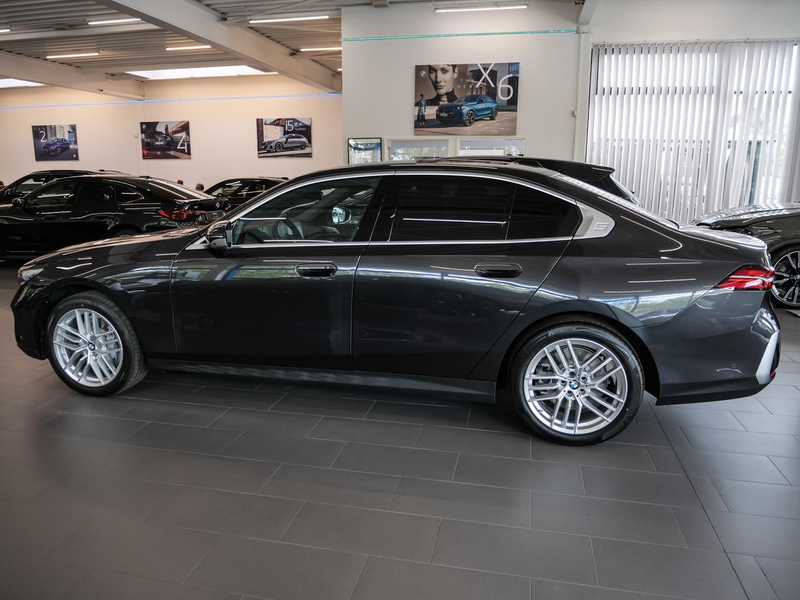 BMW 540 d xDrive HUD PANO ACC AHK 360°KAM RFK NAVI — photo 3