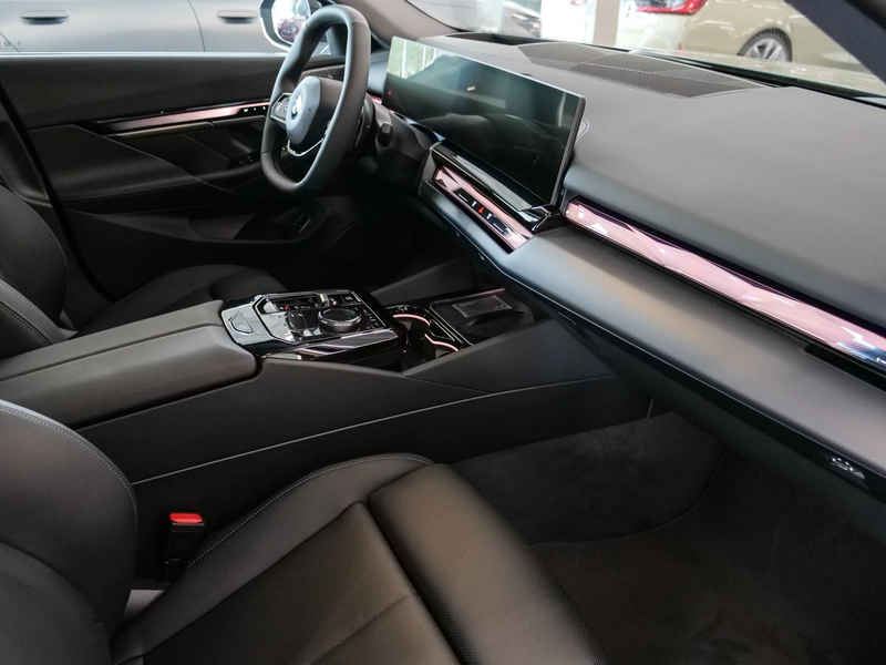 BMW 540 d xDrive HUD PANO ACC AHK 360°KAM RFK NAVI — photo 13